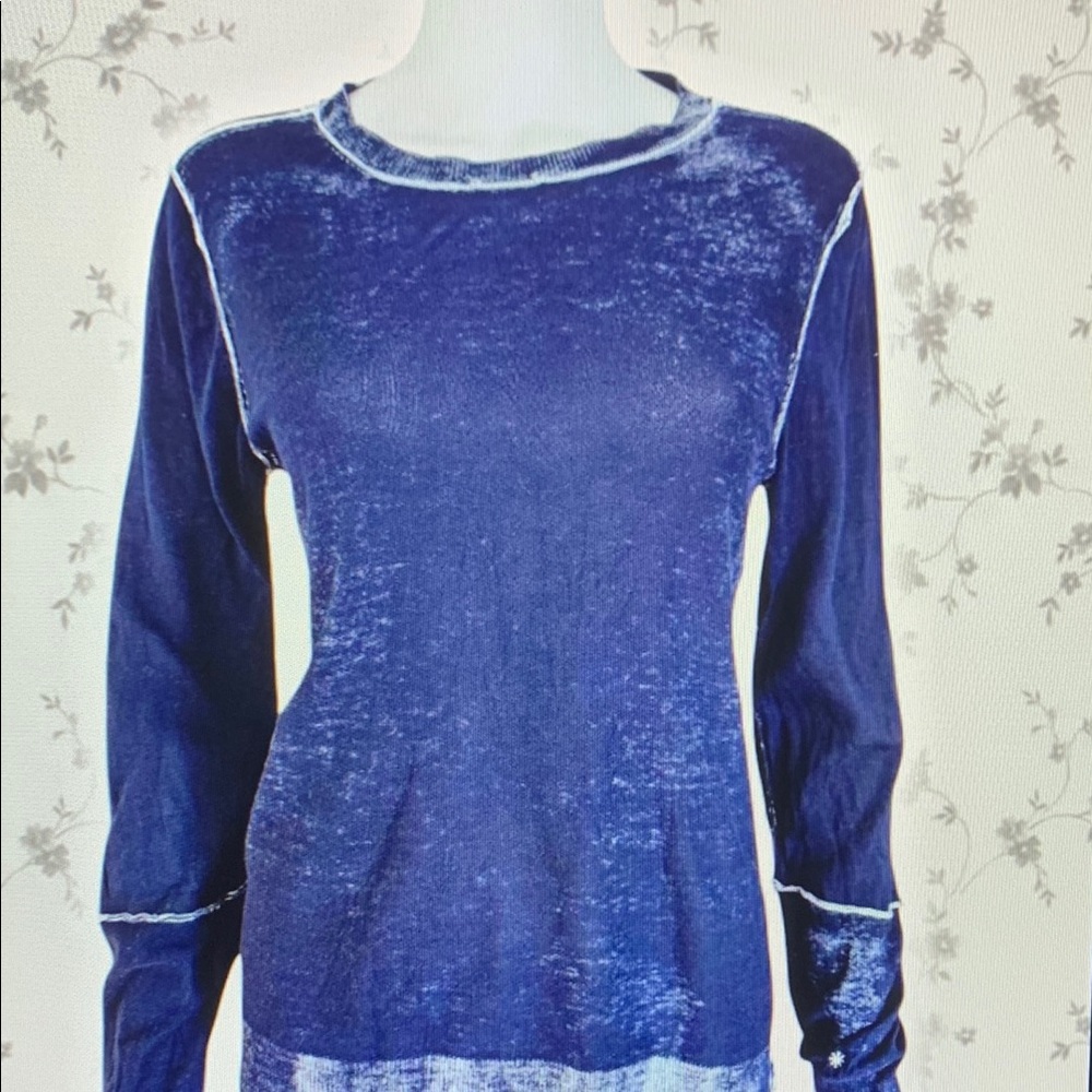 Women's Blue Long Sleeve Top